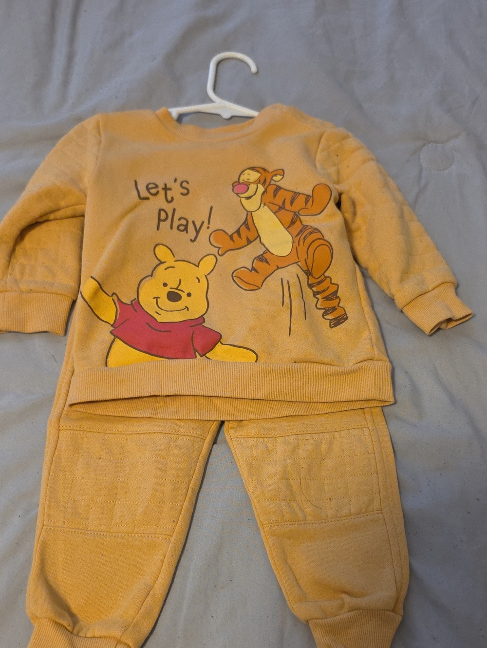 Disney Kids Matching Set Yellow Winnie the Pooh & Tigger